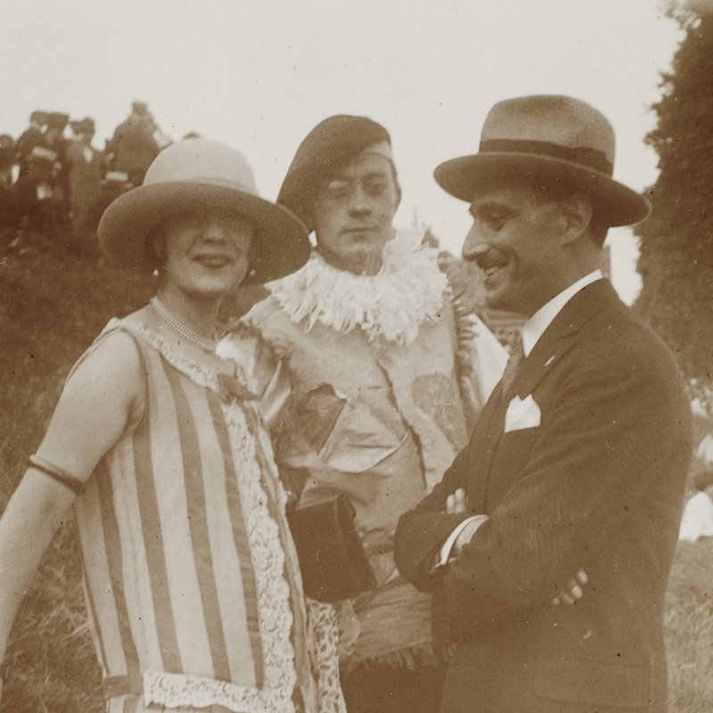 Gerda Wegener, Claude Prévost, and friend (possibly Porta or Léon Leyritz), Beaugency In Copyright, used with permission
